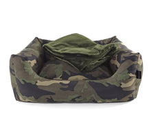 Laden Sie das Bild in den Galerie-Viewer, Super Soft Dog Lounge im stylischen Camo Design
