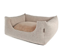 Laden Sie das Bild in den Galerie-Viewer, Super Soft Dog Lounge - Auen Edition