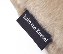 Laden Sie das Bild in den Galerie-Viewer, Donut Caramel Baby Leo - Hundekissen Mini & Midi