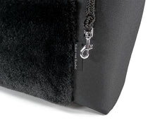 Laden Sie das Bild in den Galerie-Viewer, Nikita Carrier - kuschlige Hundetasche