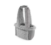 Laden Sie das Bild in den Galerie-Viewer, Nikita Carrier - kuschlige Hundetasche