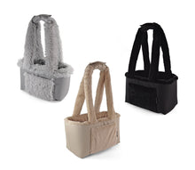 Laden Sie das Bild in den Galerie-Viewer, Nikita Carrier - kuschlige Hundetasche