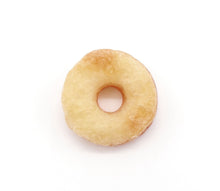 Laden Sie das Bild in den Galerie-Viewer, Quark Käse Donuts „Light Weight“ - leckere Hundeleckerchen