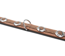 Laden Sie das Bild in den Galerie-Viewer, Handcrafted - Halsband Klassik Curved Concho Edition