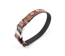 Load image into Gallery viewer, KvK - Clic Leather Collar - Cognac, Chocolate or Black