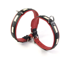 Laden Sie das Bild in den Galerie-Viewer, KvK Handcrafted - Klassik Curved Collar - Tricolour