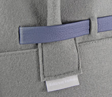 Laden Sie das Bild in den Galerie-Viewer, Koko - Two-In-One - Hand & Dog Bag Felt