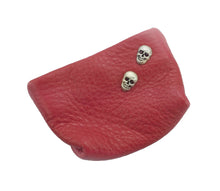 Laden Sie das Bild in den Galerie-Viewer, KvK Handcrafted Bag Holder Skull