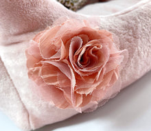 Laden Sie das Bild in den Galerie-Viewer, Super Soft Dog Lounge mit angesagtem Leo Design