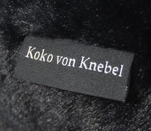 Laden Sie das Bild in den Galerie-Viewer, Donut Cushion Skull - Mini & Midi Size