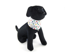 Laden Sie das Bild in den Galerie-Viewer, Cult Couture Muffler – Stars in Weiss oder Grau