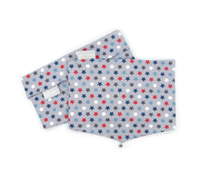 Laden Sie das Bild in den Galerie-Viewer, Cult Couture Muffler – Stars in Weiss oder Grau