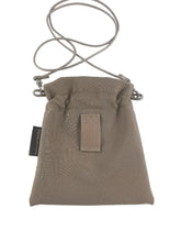 Laden Sie das Bild in den Galerie-Viewer, Leckerlie Tasche aus Softshell zum Umhängen
