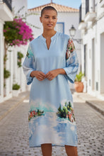 Load image into Gallery viewer, Luftiges Kleid mit italienischem Print
