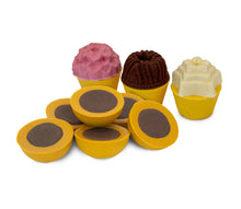 Laden Sie das Bild in den Galerie-Viewer, Christmas Candy - festliche Hundeleckerchen
