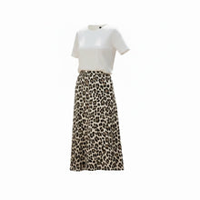 Load image into Gallery viewer, Wild, feminin &amp; stilsicher - Maxikleid, Long Skirt oder Hose
