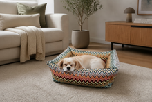 Laden Sie das Bild in den Galerie-Viewer, Super Soft Dog Lounge - Zick Zack Kollektion
