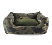 Laden Sie das Bild in den Galerie-Viewer, Super Soft Dog Lounge im stylischen Camo Design
