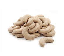 Laden Sie das Bild in den Galerie-Viewer, Weihnachts Kipferl - Hundeleckerchen
