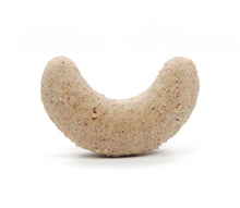 Laden Sie das Bild in den Galerie-Viewer, Weihnachts Kipferl - Hundeleckerchen
