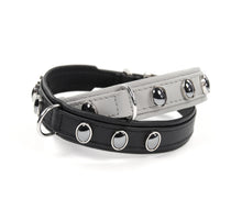 Laden Sie das Bild in den Galerie-Viewer, Handcrafted – Halsband Klassik Curved Hematite Edition
