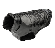 Load image into Gallery viewer, Chic dog jacket in red or black with a good fit - also for pugs, bully etc.
