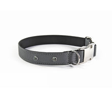 Load image into Gallery viewer, KvK - Clic leather collar - Black Bling
