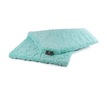 Laden Sie das Bild in den Galerie-Viewer, BlaMa - Limited Blanket Mat - 2 Ply Tiffany
